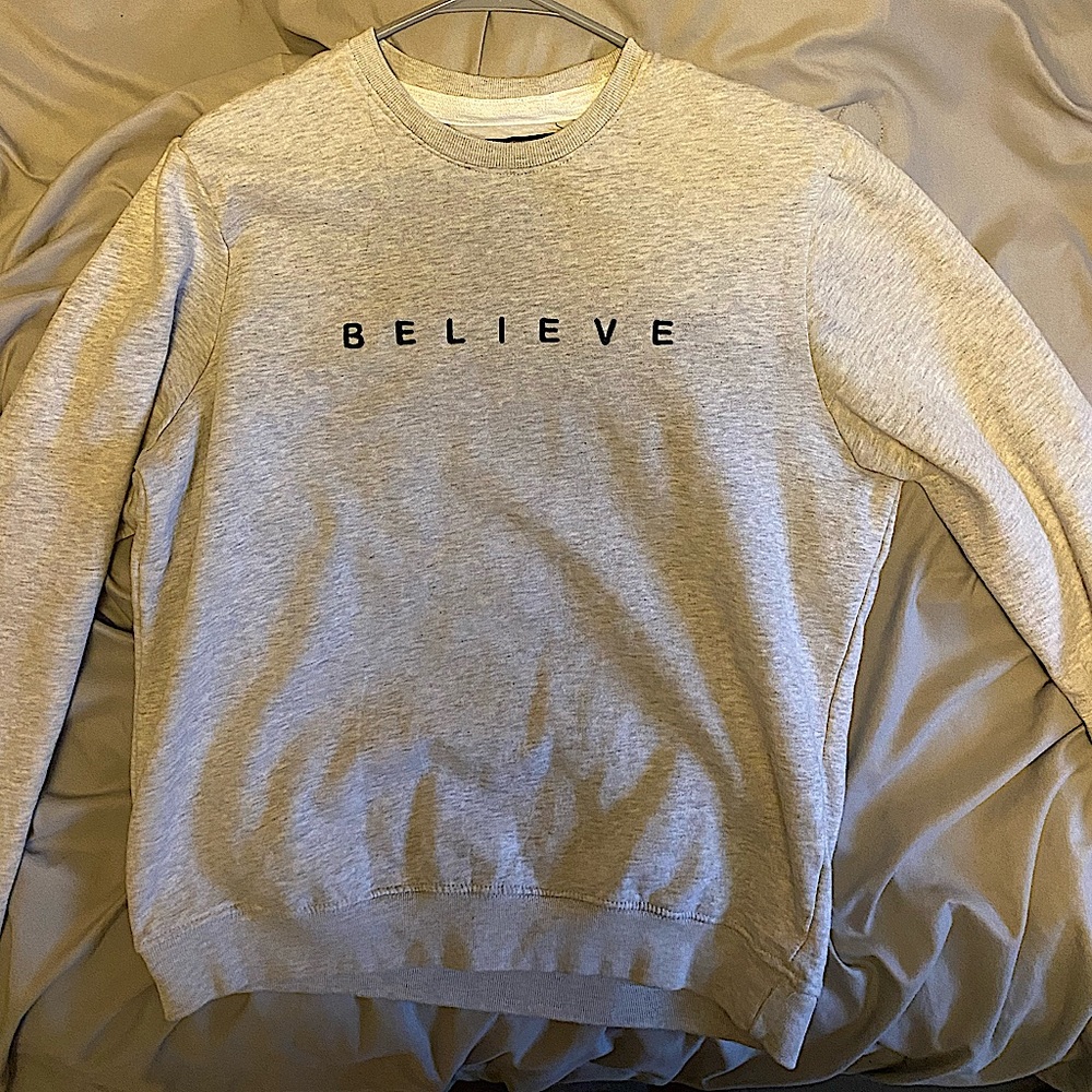 Men’s “Believe” Long Sleeve Crewneck shirt Color:beige/grey Size:Large
